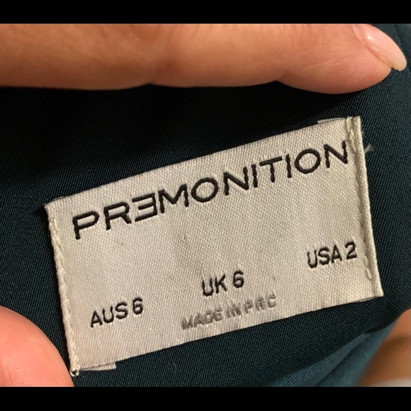 Stunning dress low front - Picture 2 of 2